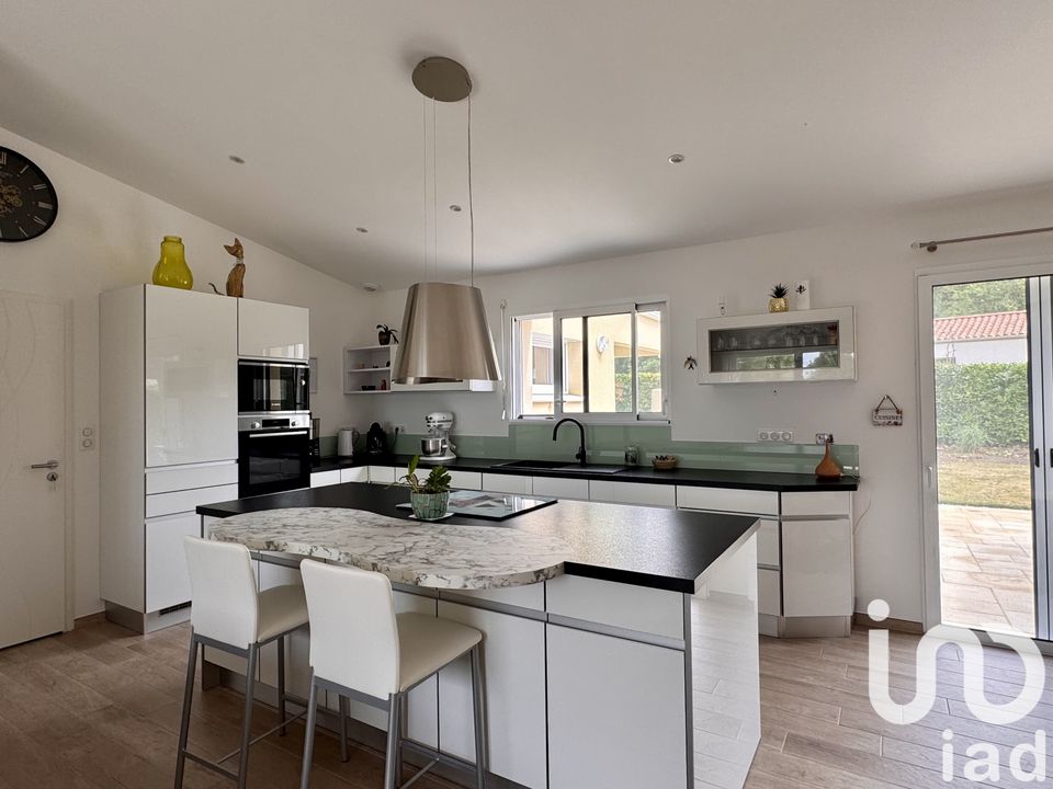 Casa de pueblo en Saint-Maurice-le-Girard, Vendee - foto 4