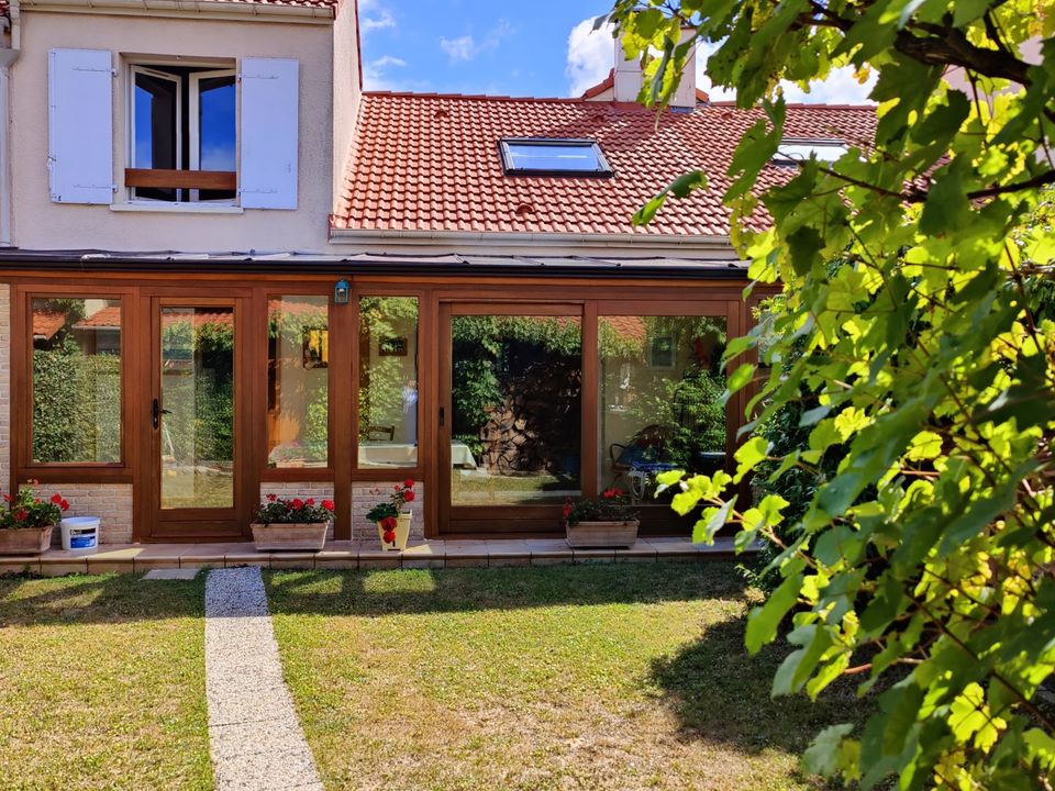 Villa i Montigny-le-Bretonneux, Yvelines - foto 1