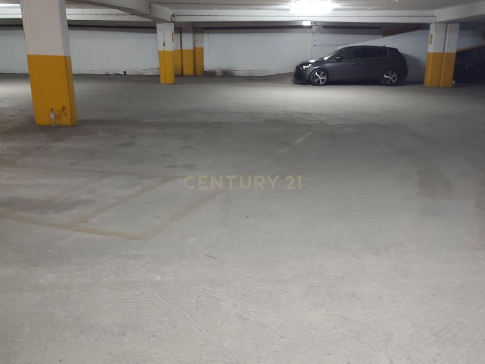 Garage i Armacao de Pera, Faro - foto 3