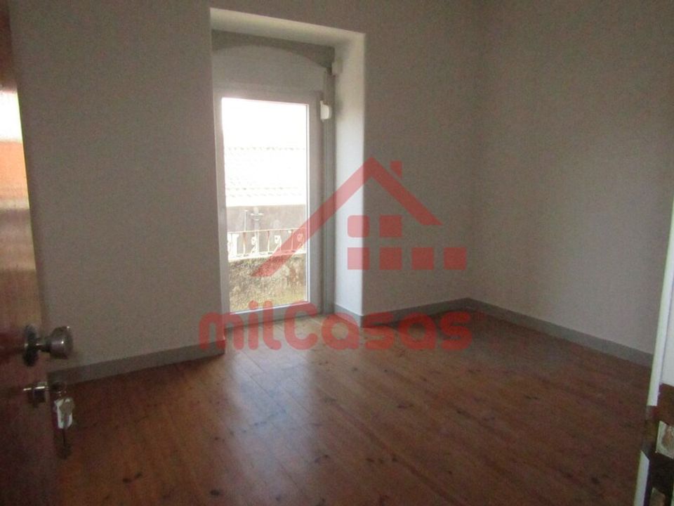 L'establiment comercial a Matacaes, Lisbon - foto 1