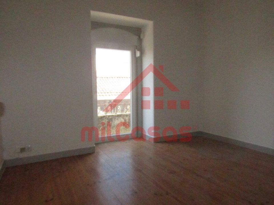 L'establiment comercial a Matacaes, Lisbon - foto 3