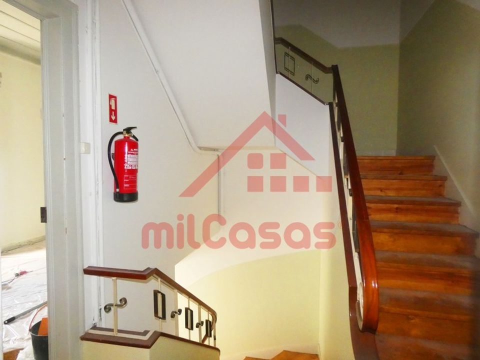 L'establiment comercial a Matacaes, Lisbon - foto 4