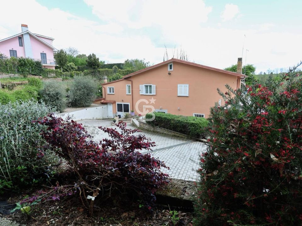 Villa i Ronciglione, Viterbo - foto 1