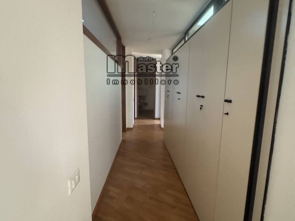 Erhvervsejendom i Treviso, Treviso - foto 4