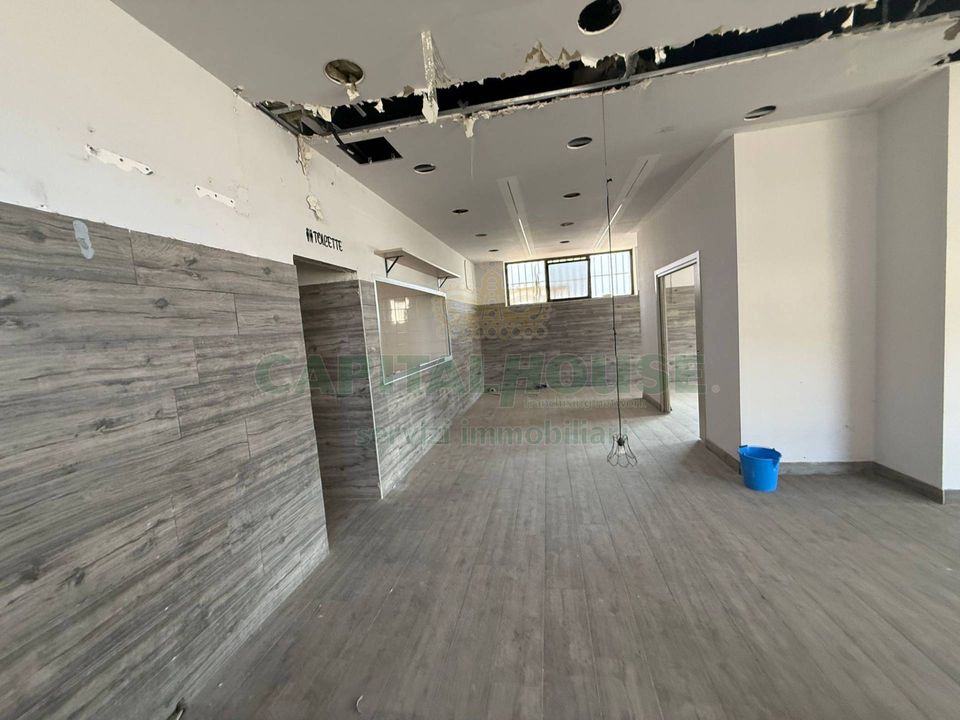 L'establiment comercial a Castel San Giorgio, Salerno - foto 1