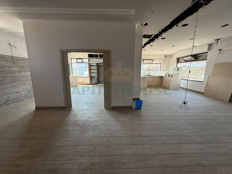L'establiment comercial a Castel San Giorgio, Salerno - foto 2