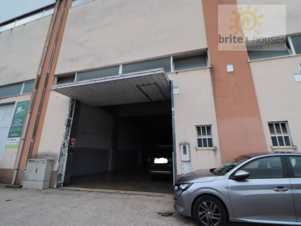 Commercial property in Tomar, Santarem - photo 1
