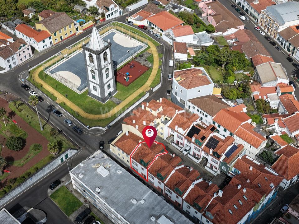 Villa in Horta, Faial - foto 1