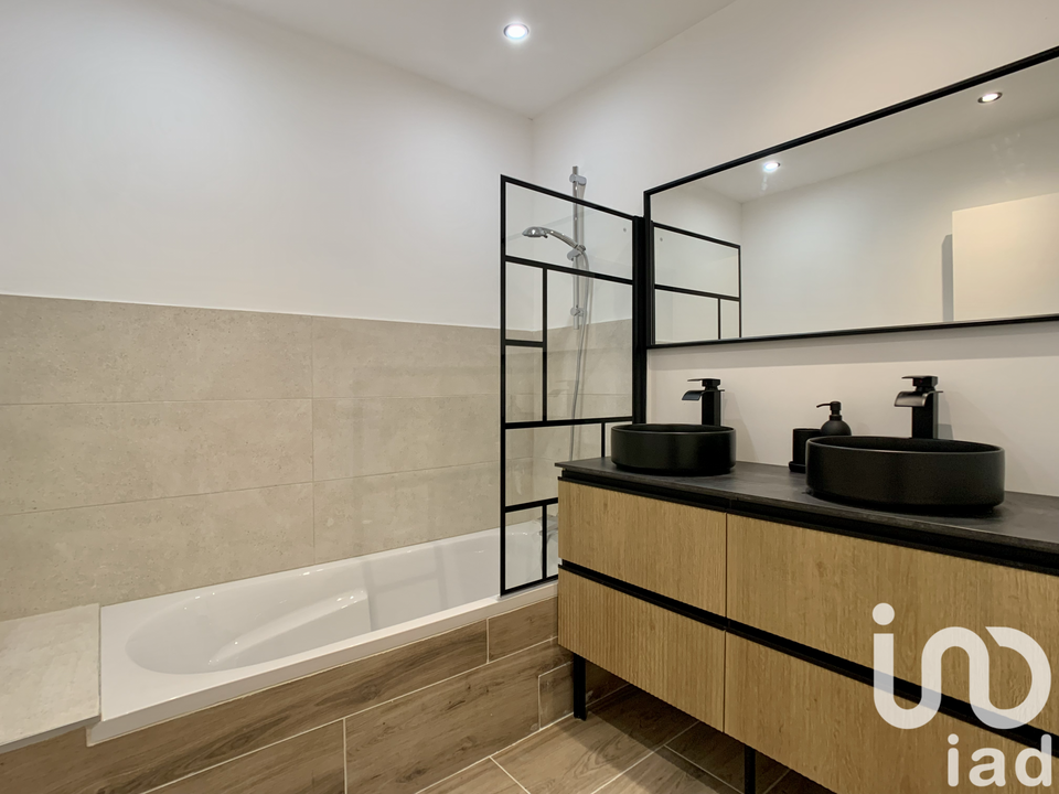 Apartment in Sainte-Foy-les-Lyon, Rhone - photo 3