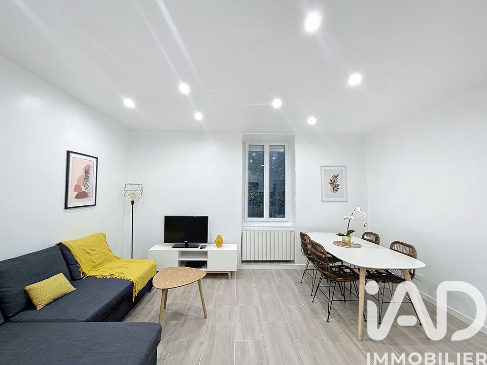 Apartment in Amplepuis, Rhone - photo 5
