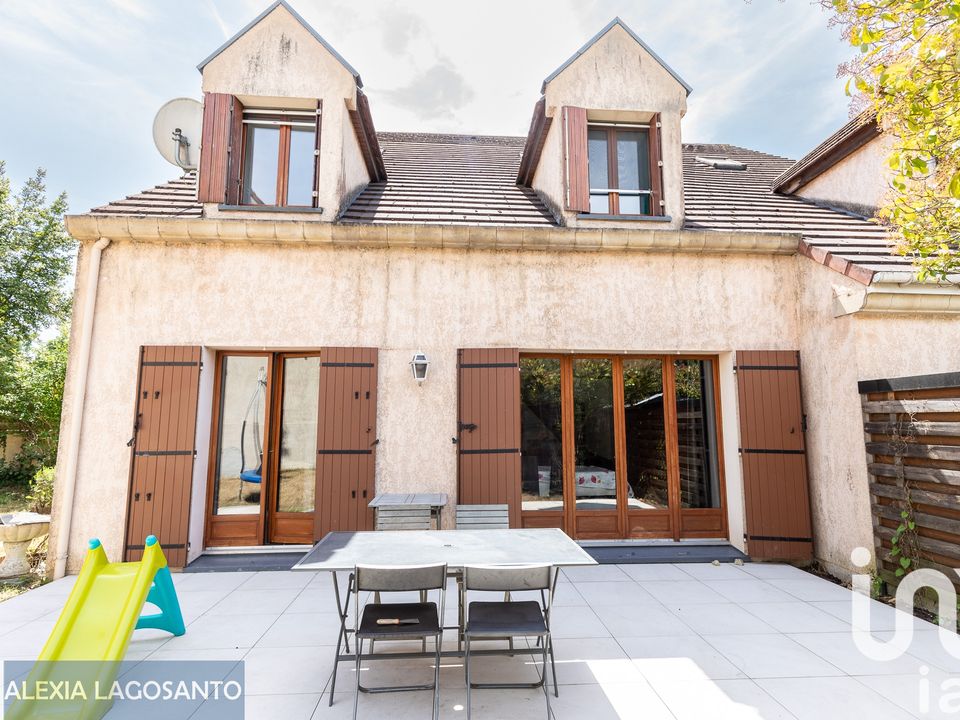 Villa in Boussy-Saint-Antoine, Essonne - foto 1