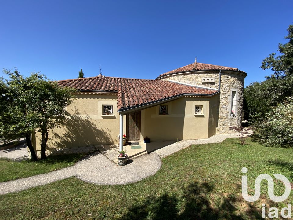Villa in Saint-Pierre-Lafeuille, Lot - photo 1