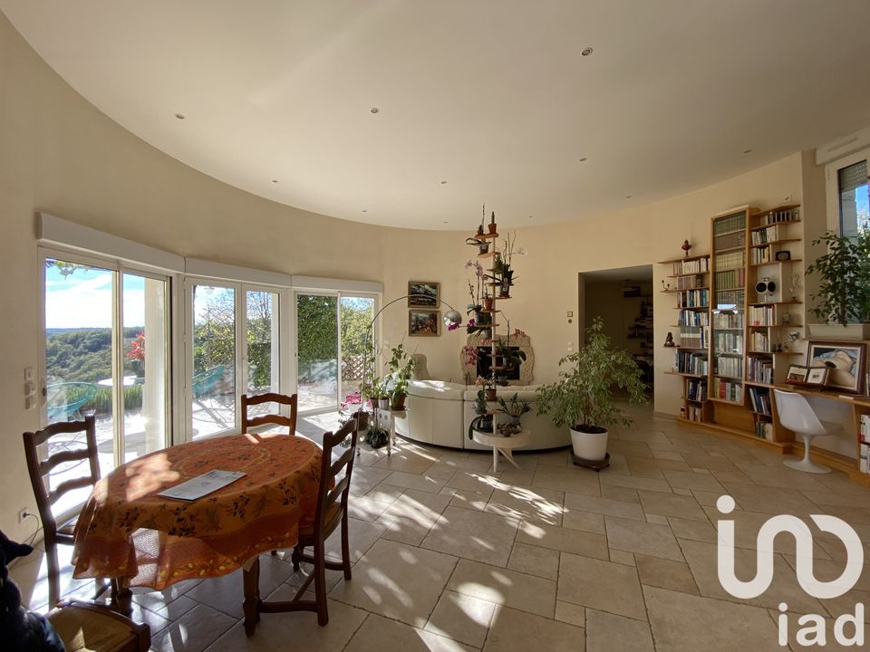 Villa in Saint-Pierre-Lafeuille, Lot - photo 2