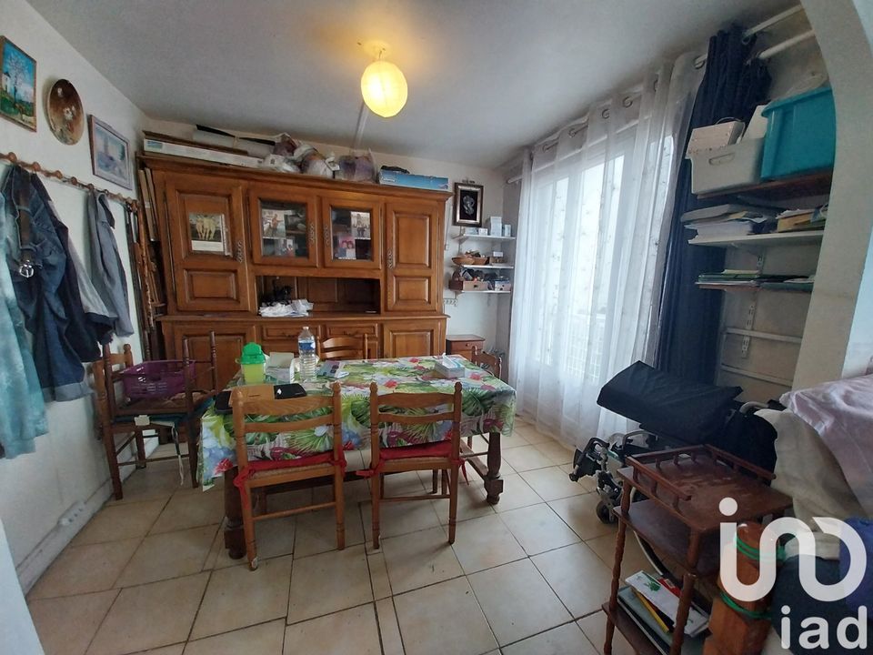Lejlighed i Clichy-sous-Bois, Seine-Saint-Denis - foto 1