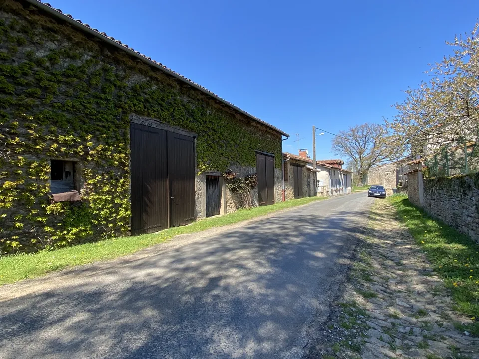 Landsbyhus i Saint-Junien-les-Combes, Haute-Vienne - bilde 2