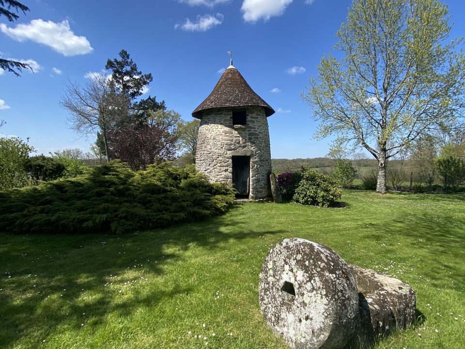 Landsbyhus i Saint-Junien-les-Combes, Haute-Vienne - bilde 3