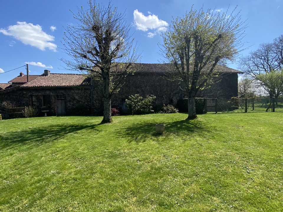 Landsbyhus i Saint-Junien-les-Combes, Haute-Vienne - bilde 5
