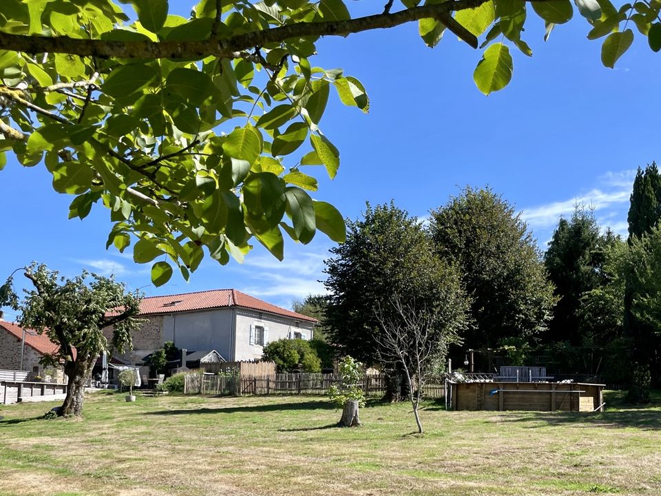 Landsbyhus i Pageas, Haute-Vienne - foto 1