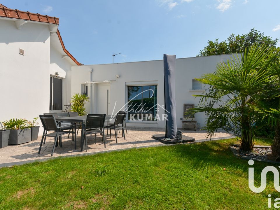 Villa i Aulnay-sous-Bois, Seine-Saint-Denis - foto 1