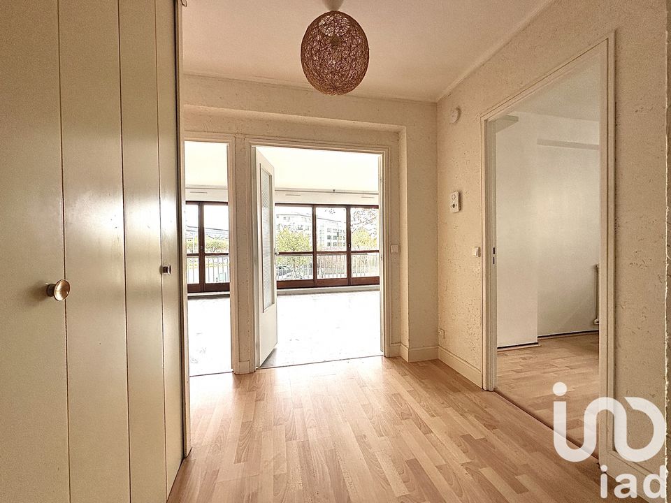 Apartment in Rueil-Malmaison, Hauts-de-Seine - photo 2