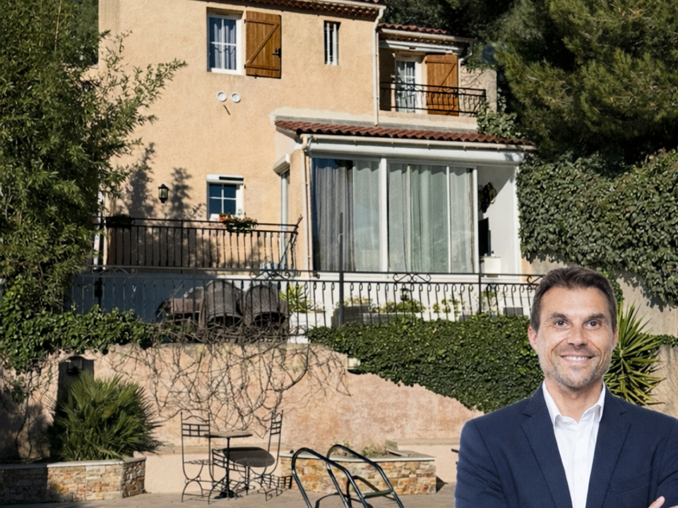 Villa i Carnoux-en-Provence, Bouches-du-Rhone - foto 1