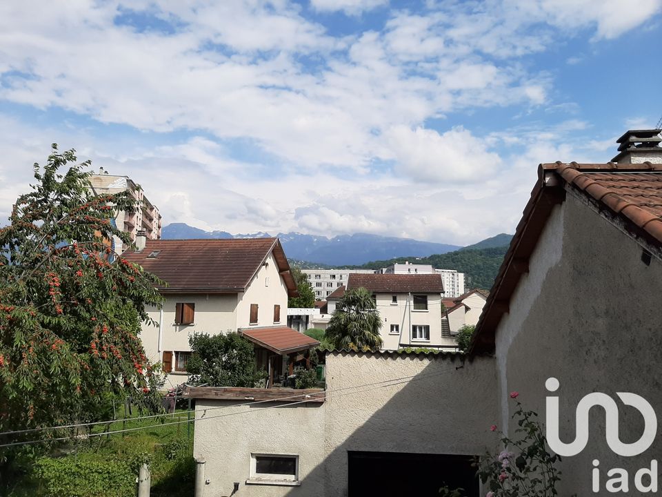 Villa i Saint-Martin-d'Hères, Isere - foto 1