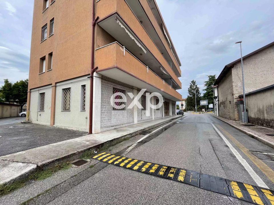 Erhvervsejendom i Casarsa della Delizia, Pordenone - foto 1