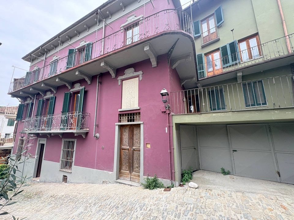 L'establiment comercial a Canelli, Asti - foto 1