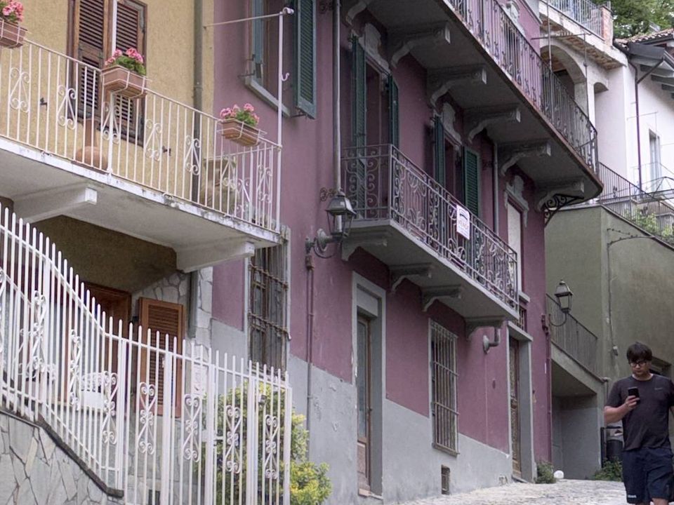L'establiment comercial a Canelli, Asti - foto 3