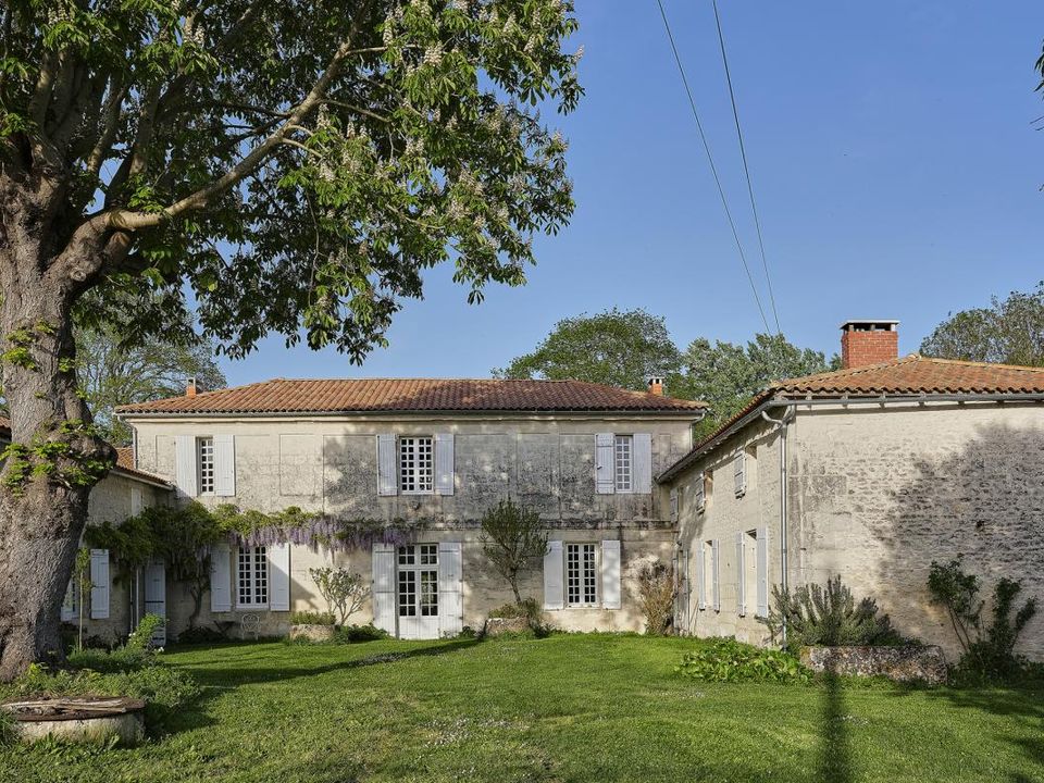 Villa i Saint-Fort-sur-Gironde, Charente-Maritime - foto 1