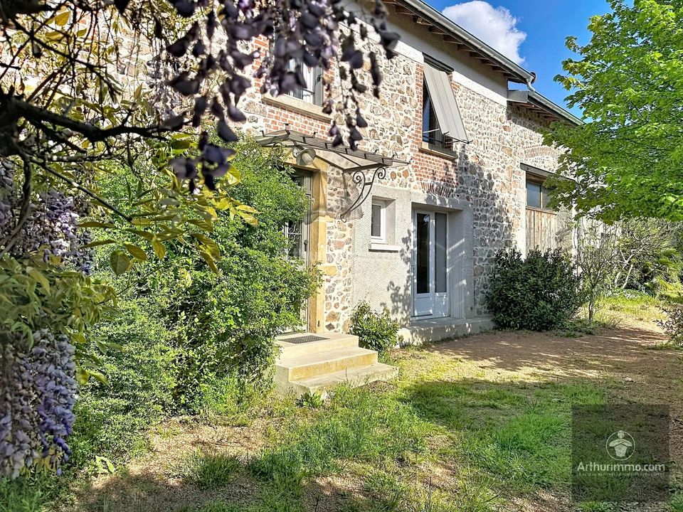 Villa i Saint-Jean-Saint-Maurice-sur-Loire, Loire - foto 1
