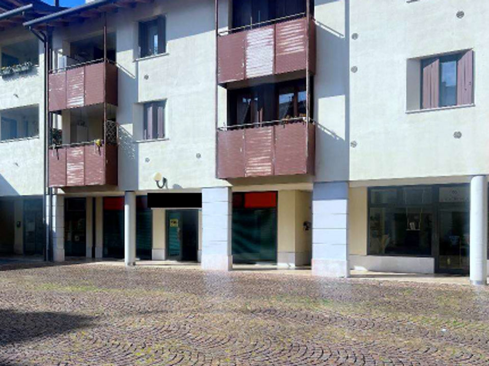 Erhvervsejendom i Maniago, Pordenone - foto 1