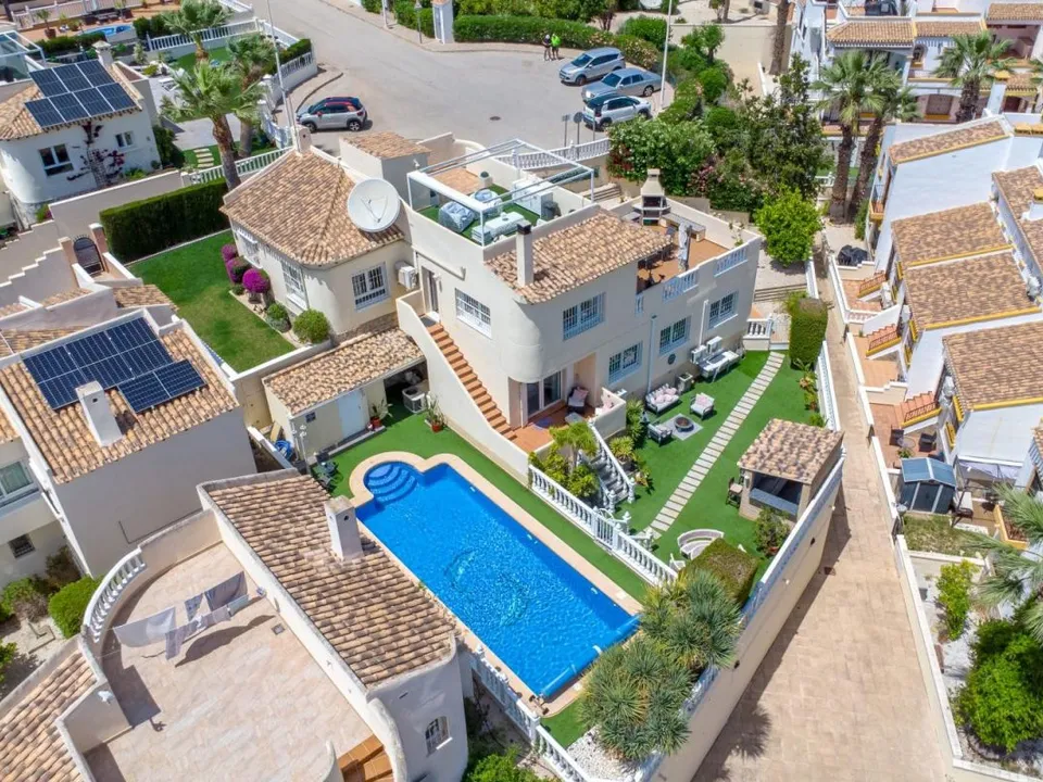 Villa in Los Dolses, Alicante - photo 1