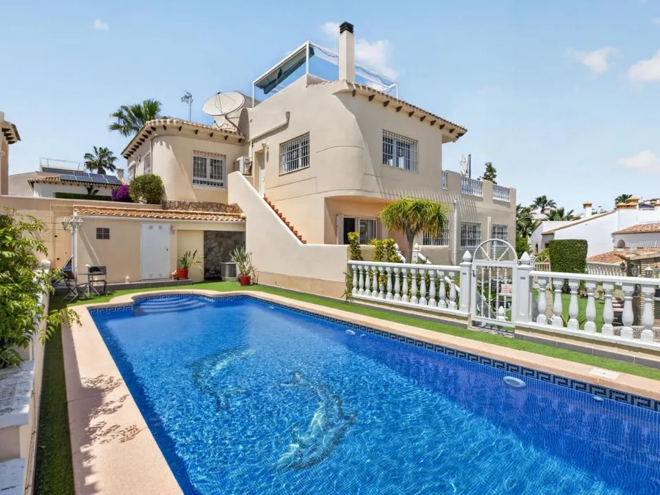 Villa in Los Dolses, Alicante - photo 2