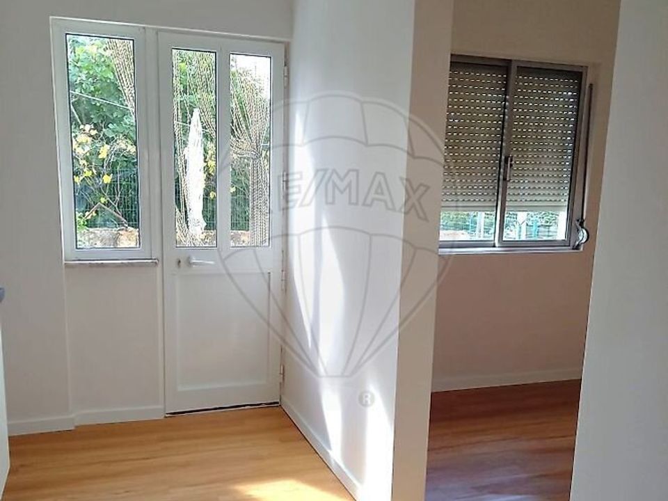 Erhvervsejendom i Camarate, Lisbon - foto 3