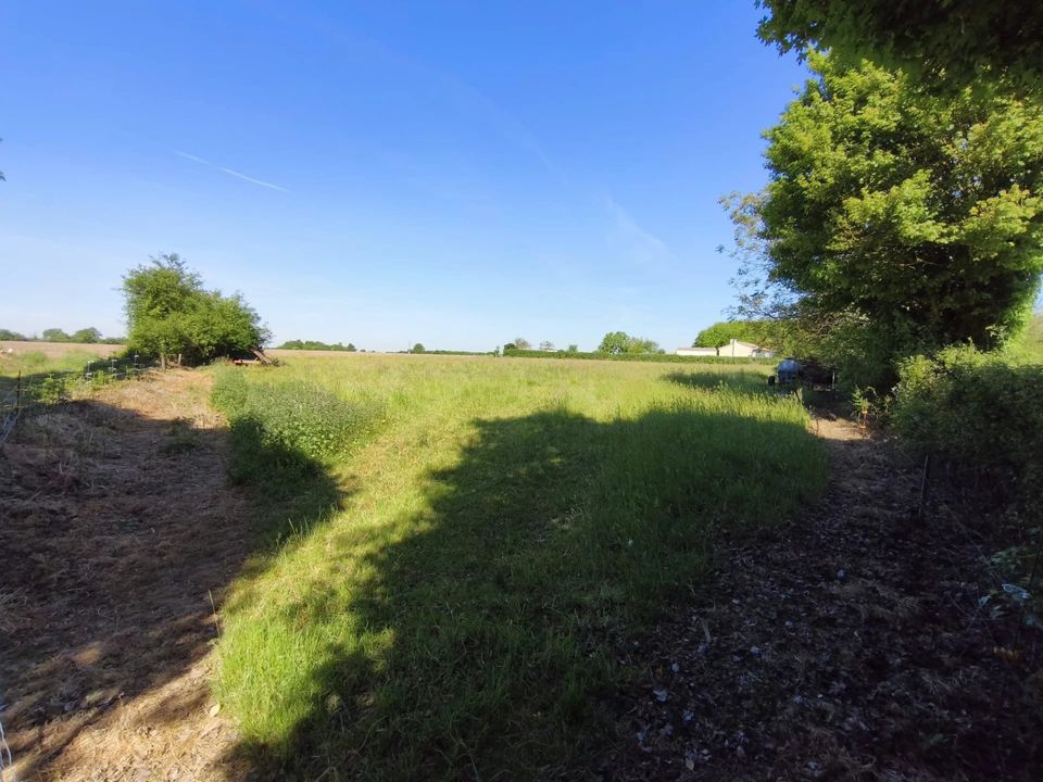 Helårsgrund i Saint-Sauvant, Vienne - foto 1