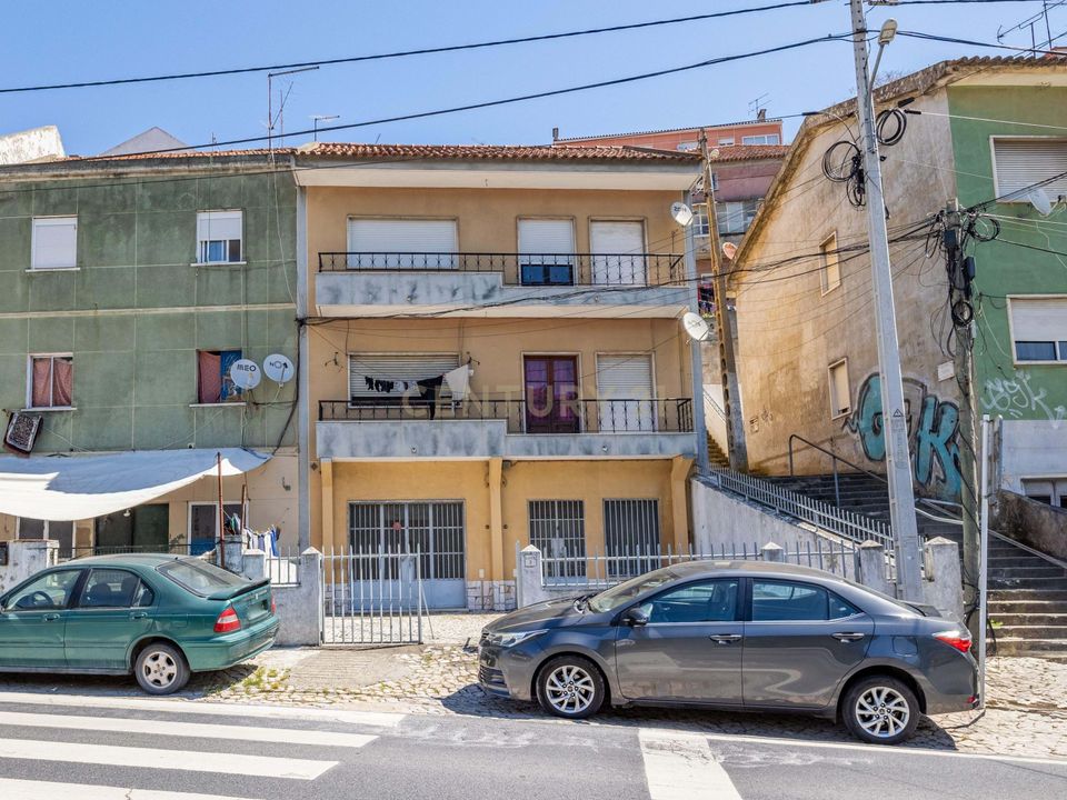 Erhvervsejendom i Camarate, Lisbon - foto 1