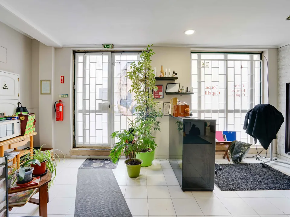 Erhvervsejendom i Sacavem, Lisbon - foto 1