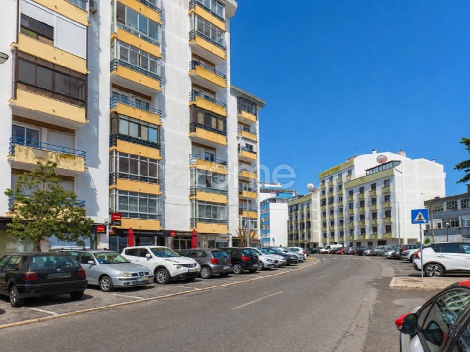 Lejlighed i Rio de Mouro-Estacao, Lisbon - foto 1