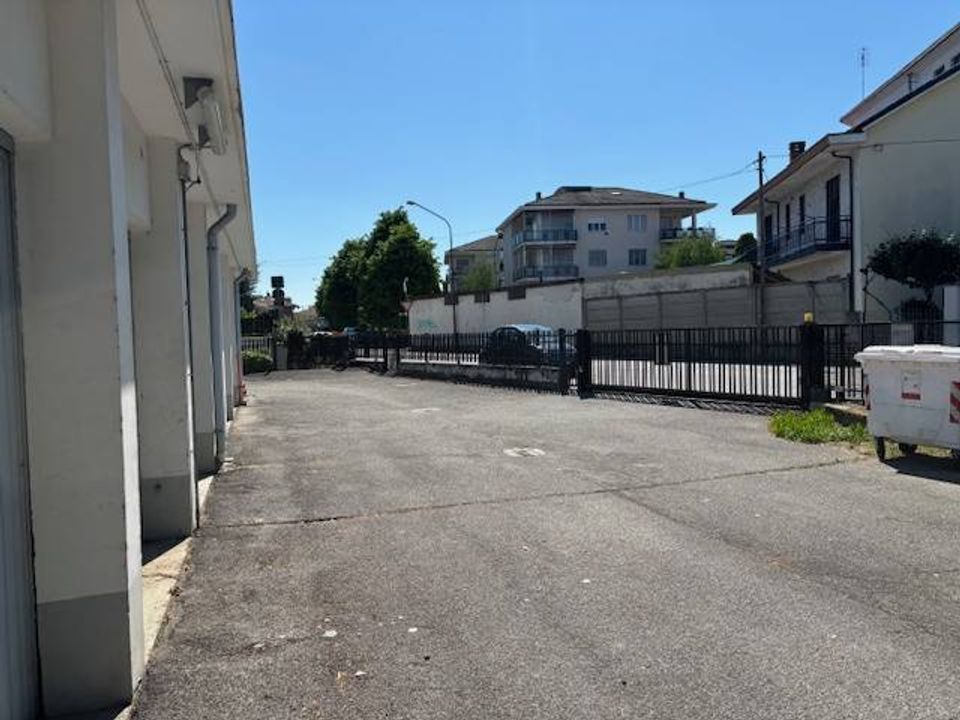 Parkeringsplads i Vinovo, Turin - foto 4