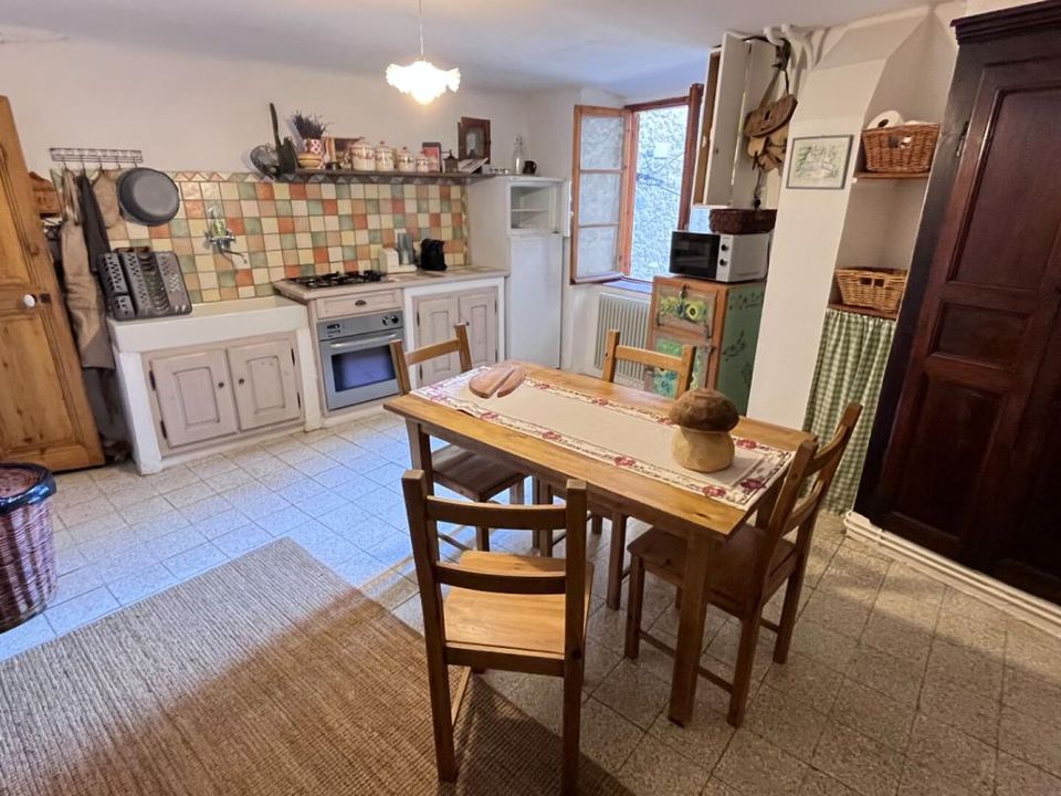 Landsbyhus i Beauvezer, Alpes-de-Haute-Provence - foto 1