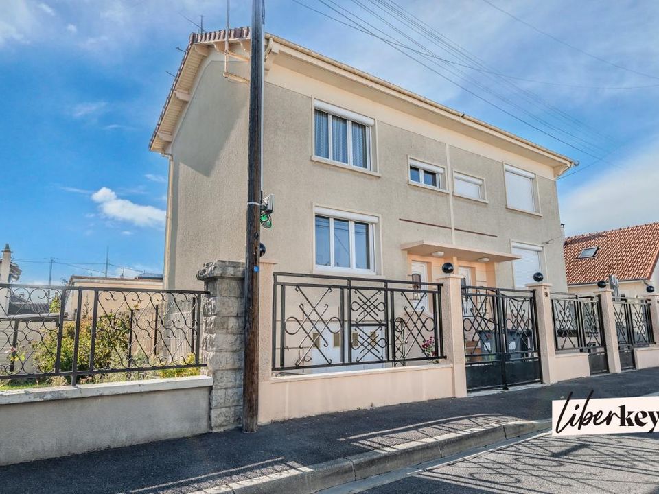 Villa in Houilles, Yvelines - photo 1