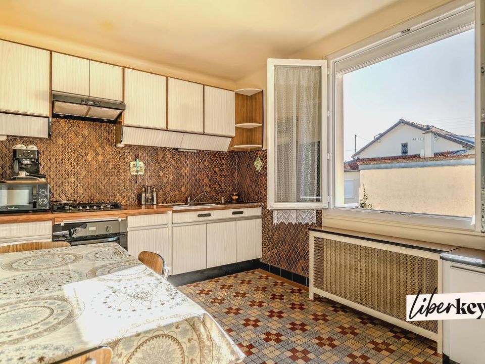 Villa in Houilles, Yvelines - photo 3