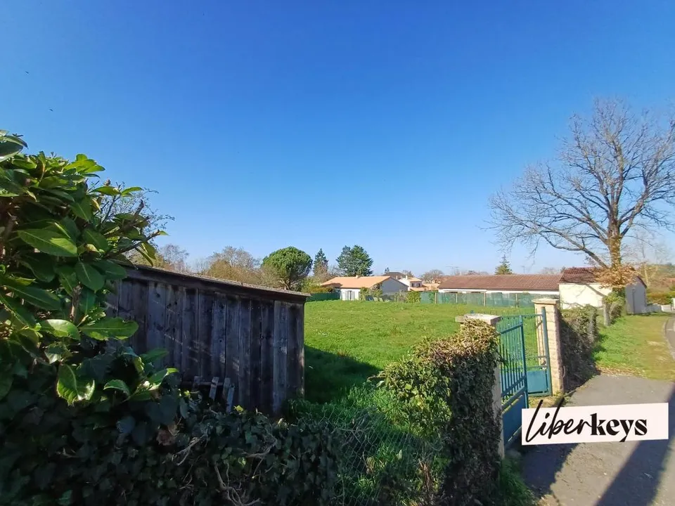 Helårsgrund i Smarves, Vienne - foto 1