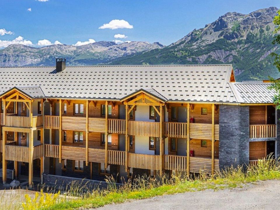 Propiedad comercial en Uvernet-Fours, Alpes-de-Haute-Provence - foto 1