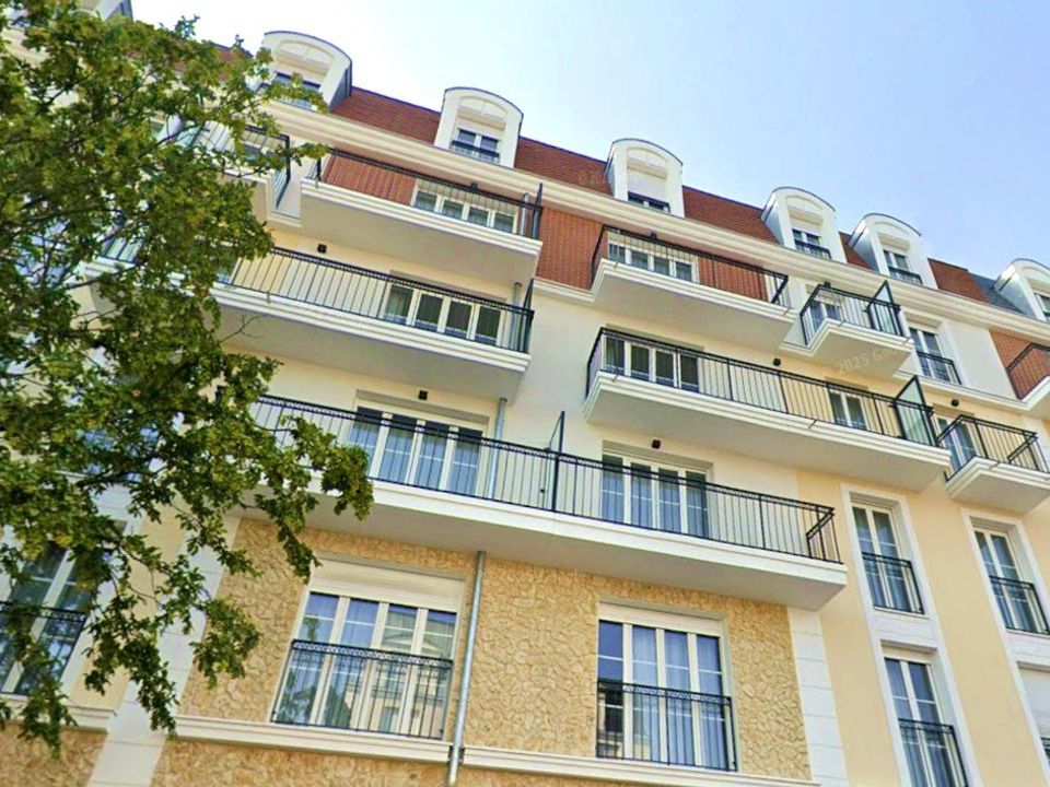 Erhvervsejendom i Chelles, Seine-et-Marne - foto 1