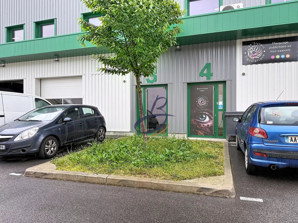 Commercial property in Saint-Quentin-Fallavier, Isere - photo 1