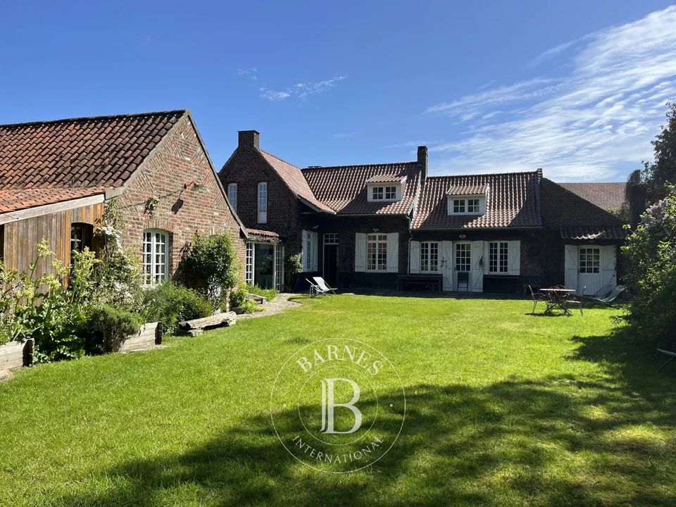 Villa i Avelin, Nord - foto 1