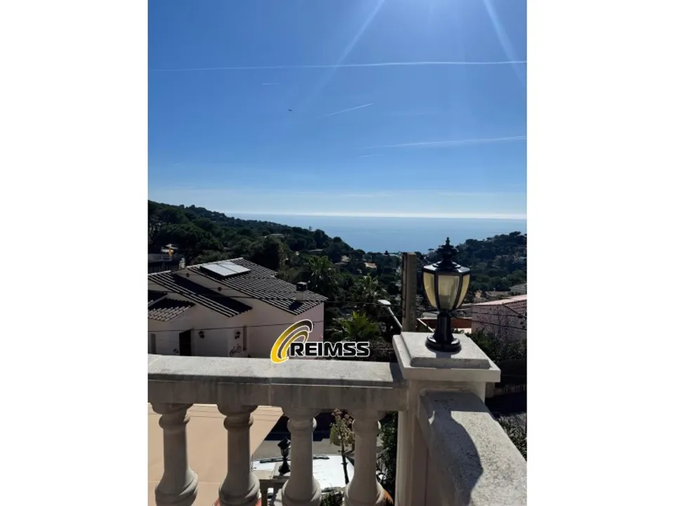 Villa i Canyelles (Ayto Lloret Mar), Gerona - foto 2