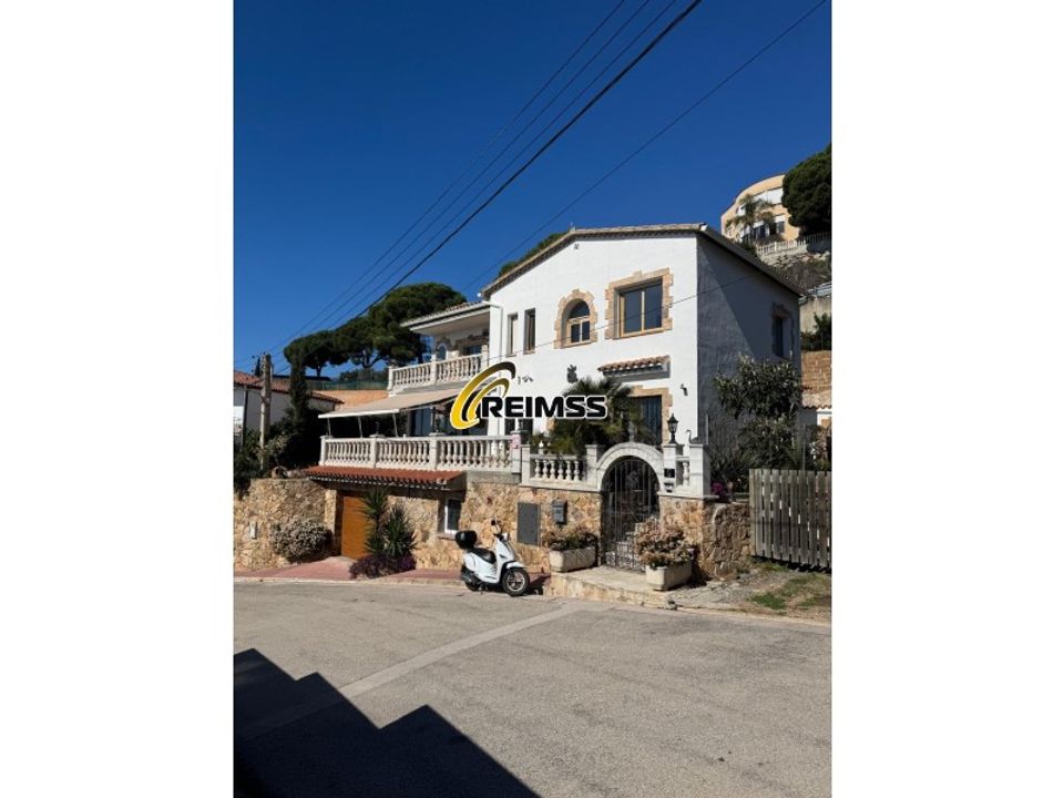 Villa i Canyelles (Ayto Lloret Mar), Gerona - foto 3